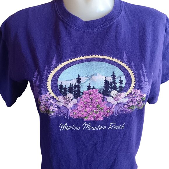 Vintage Women's T-shirt Small Gildan 2003 Meadow Mountain Ranch Graphic Country - Picture 1 of 4
